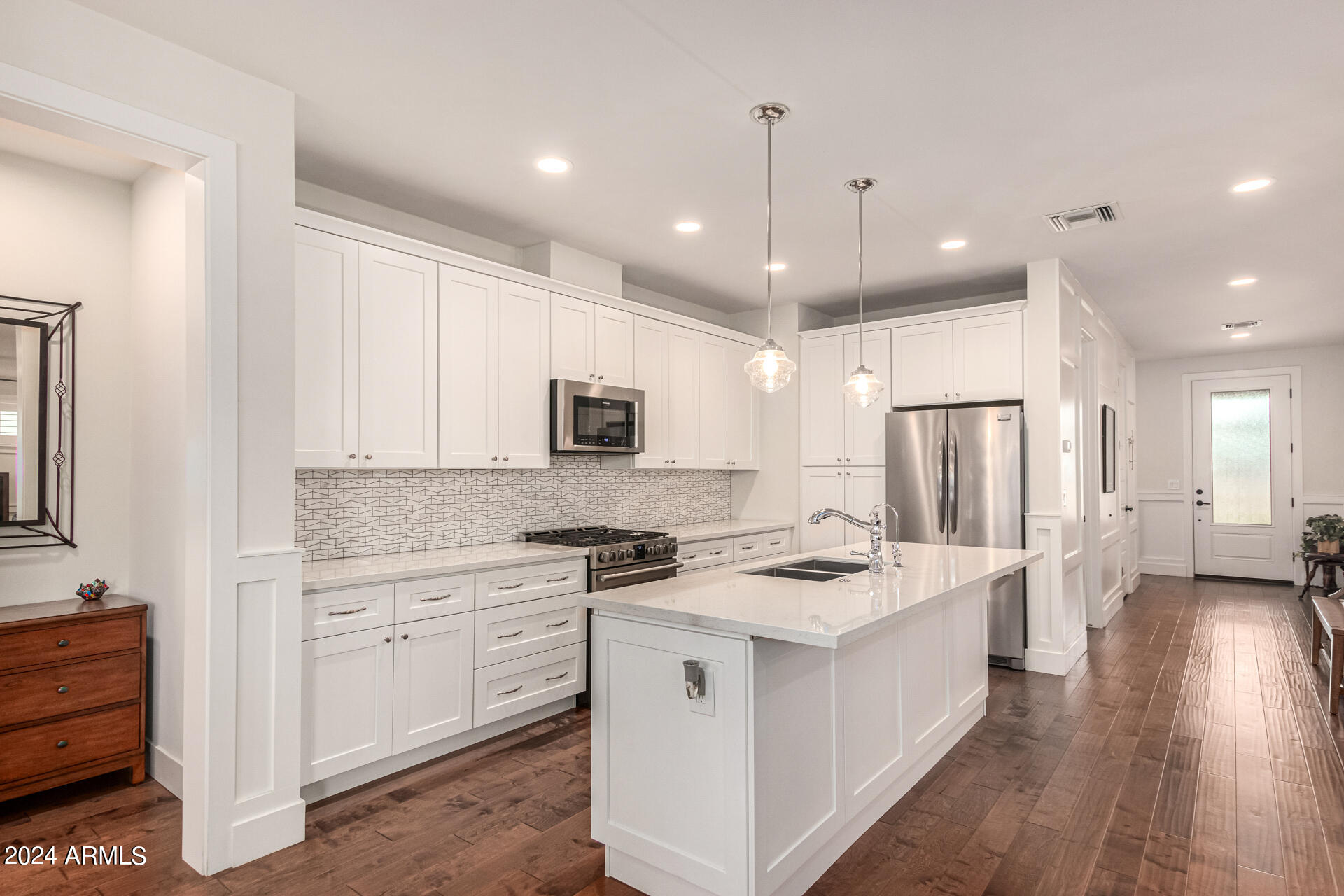 1112 W Flower Street