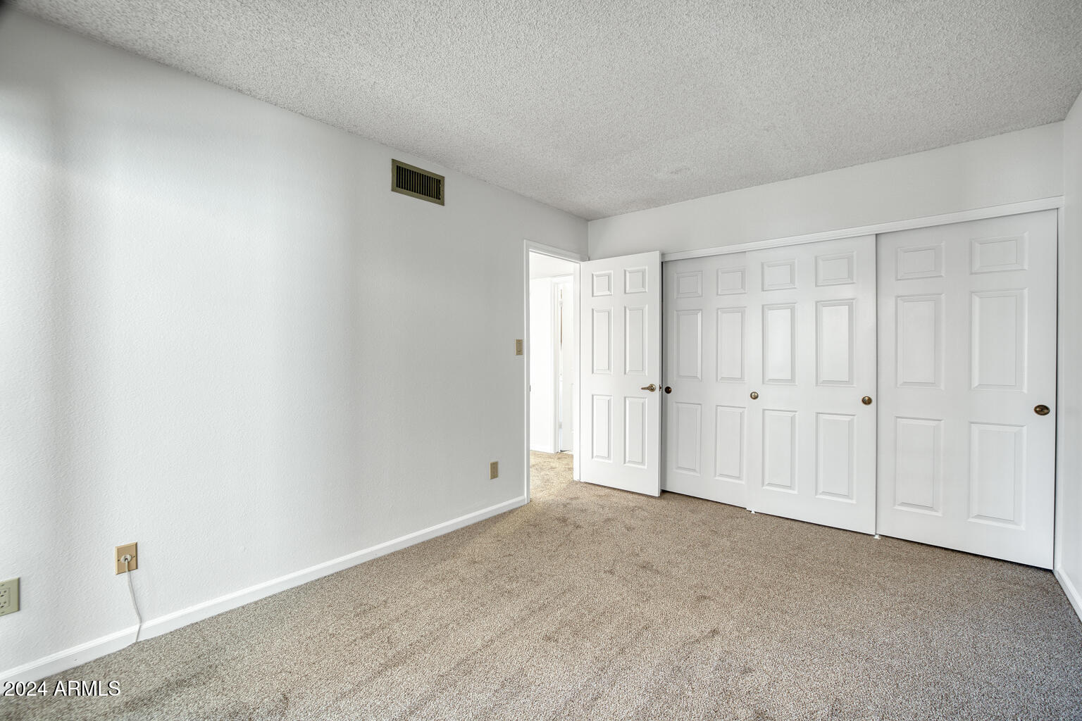 2116 W NOPAL Avenue
