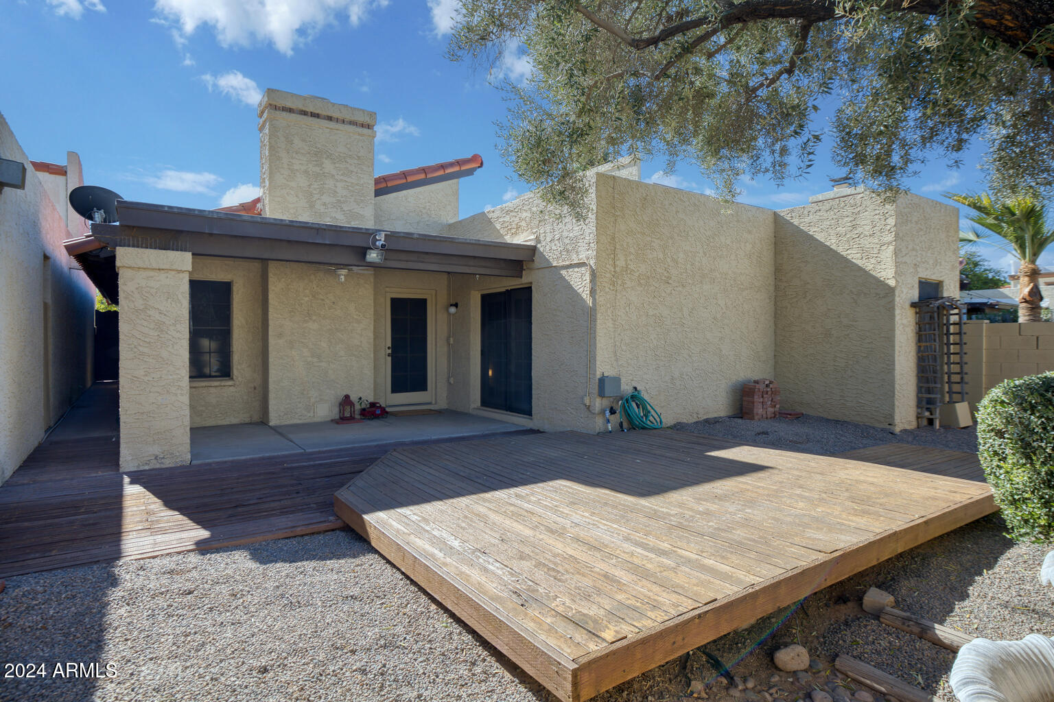 2116 W NOPAL Avenue