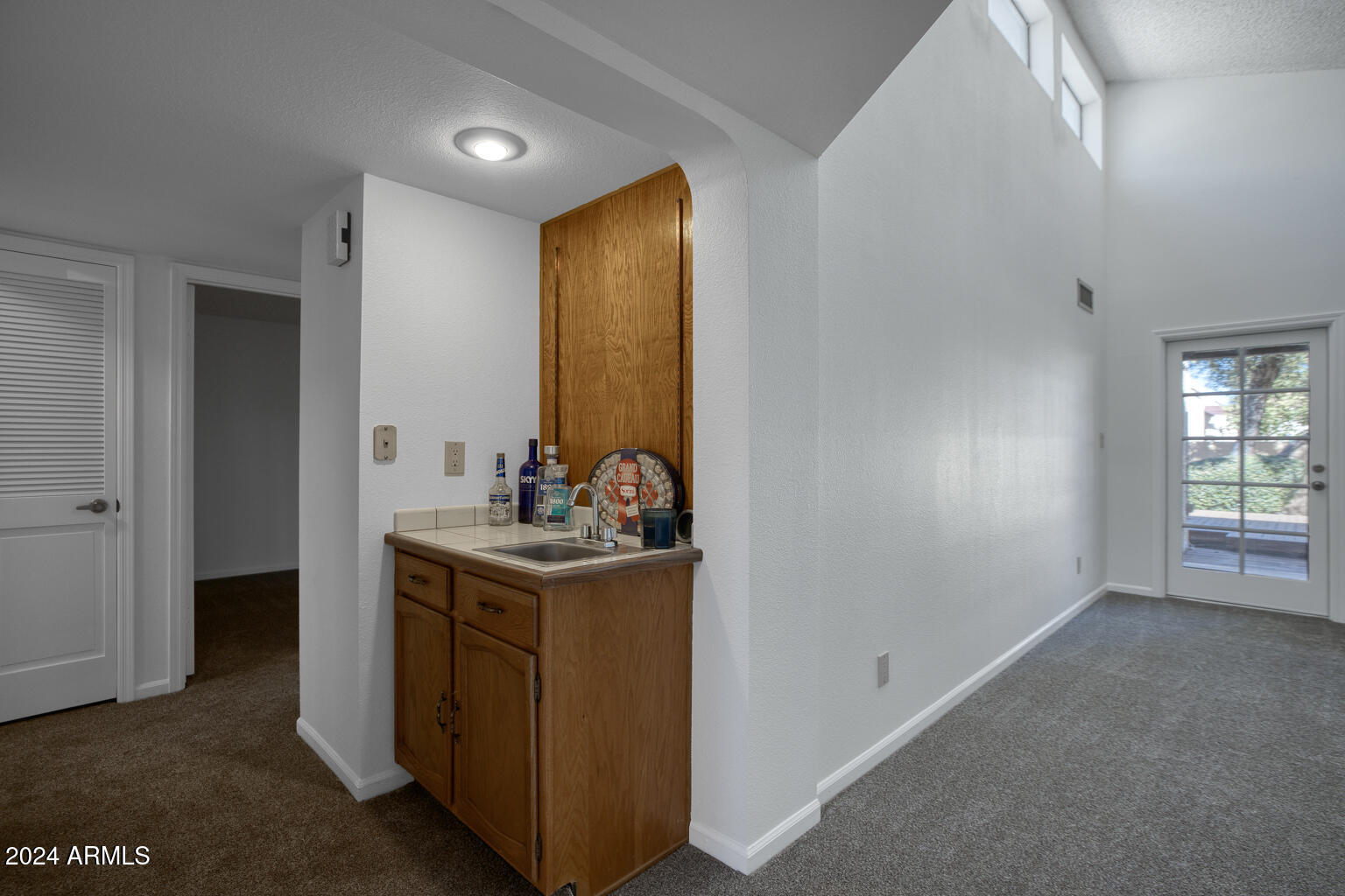 2116 W NOPAL Avenue