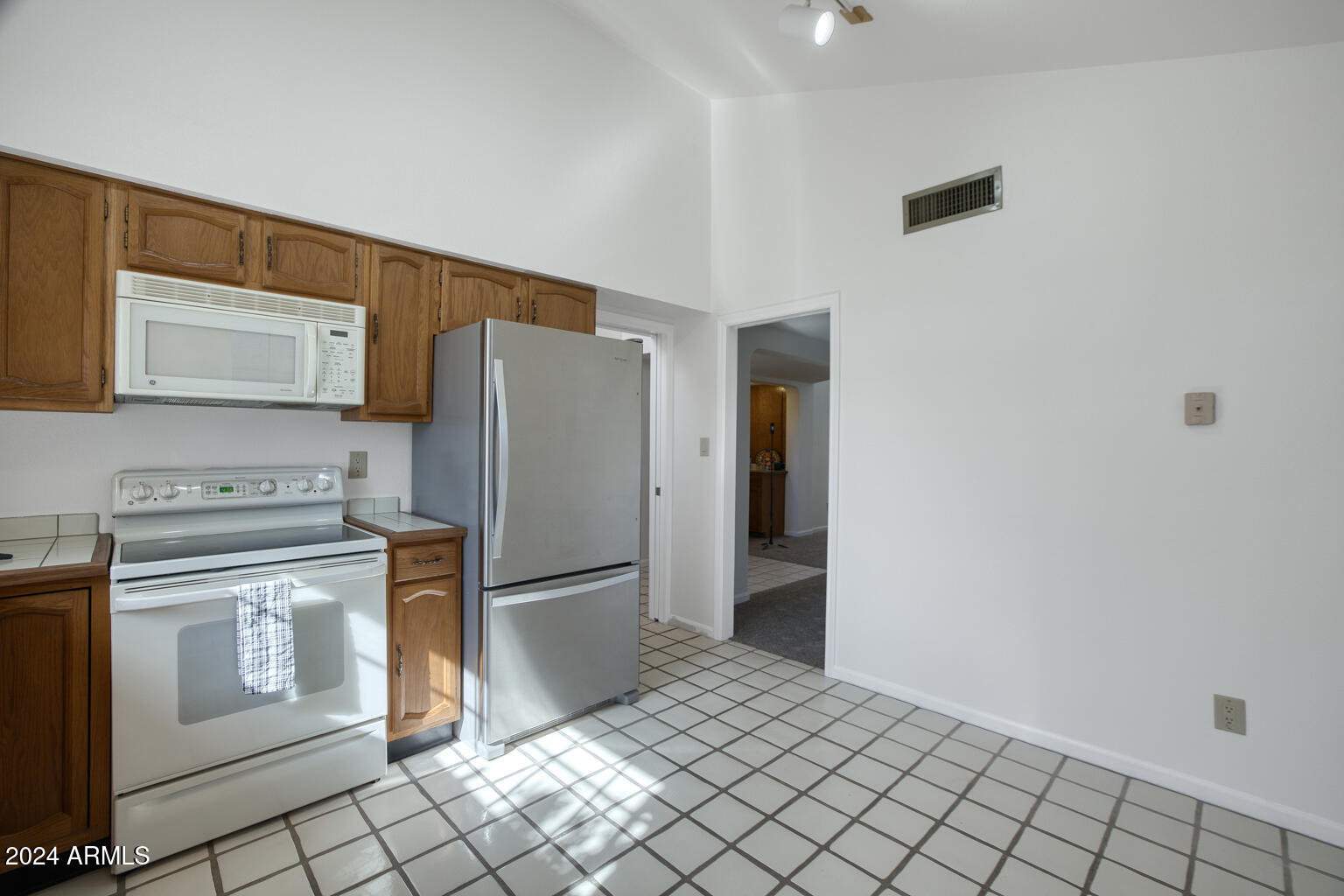2116 W NOPAL Avenue