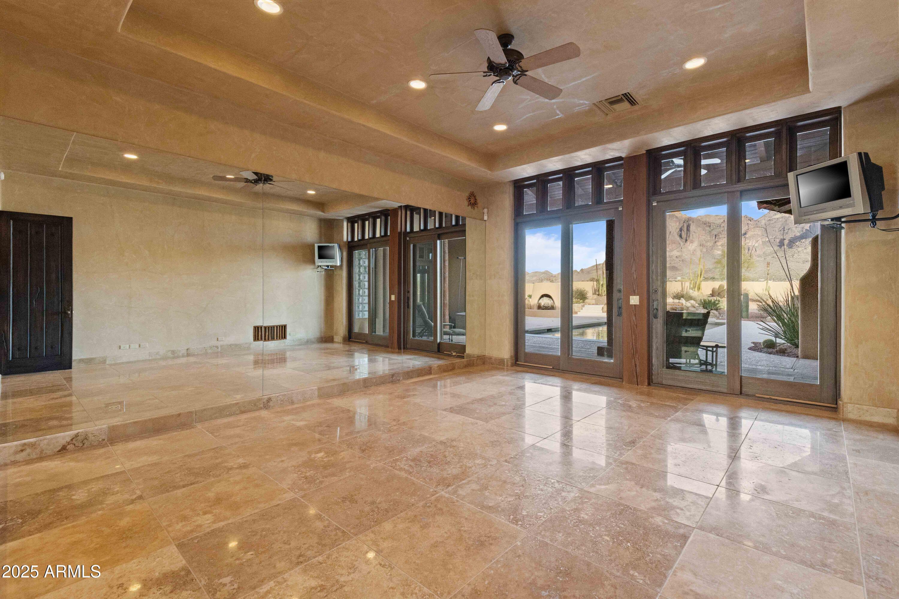 3307 N MOUNTAIN VIEW Road