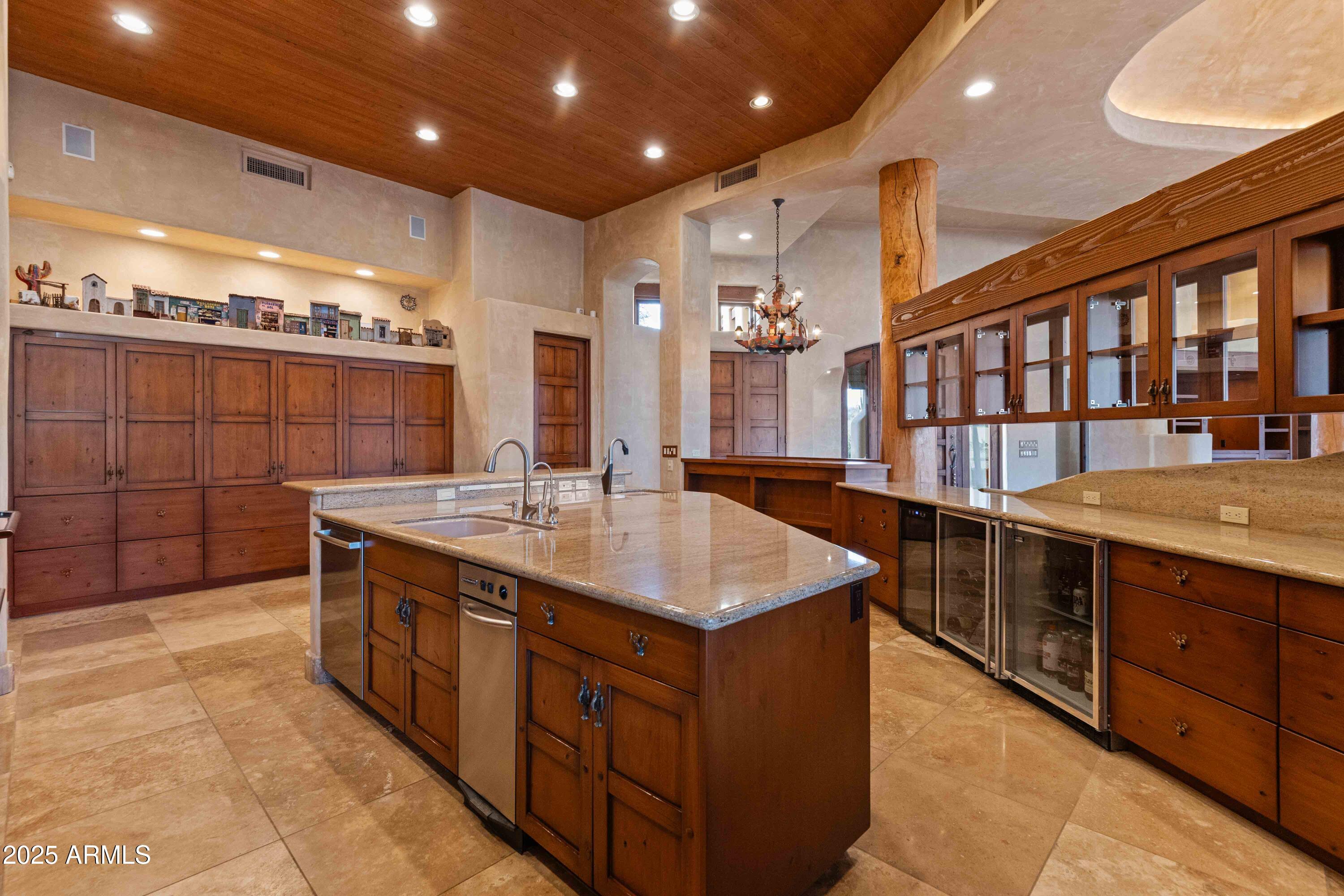 3307 N MOUNTAIN VIEW Road