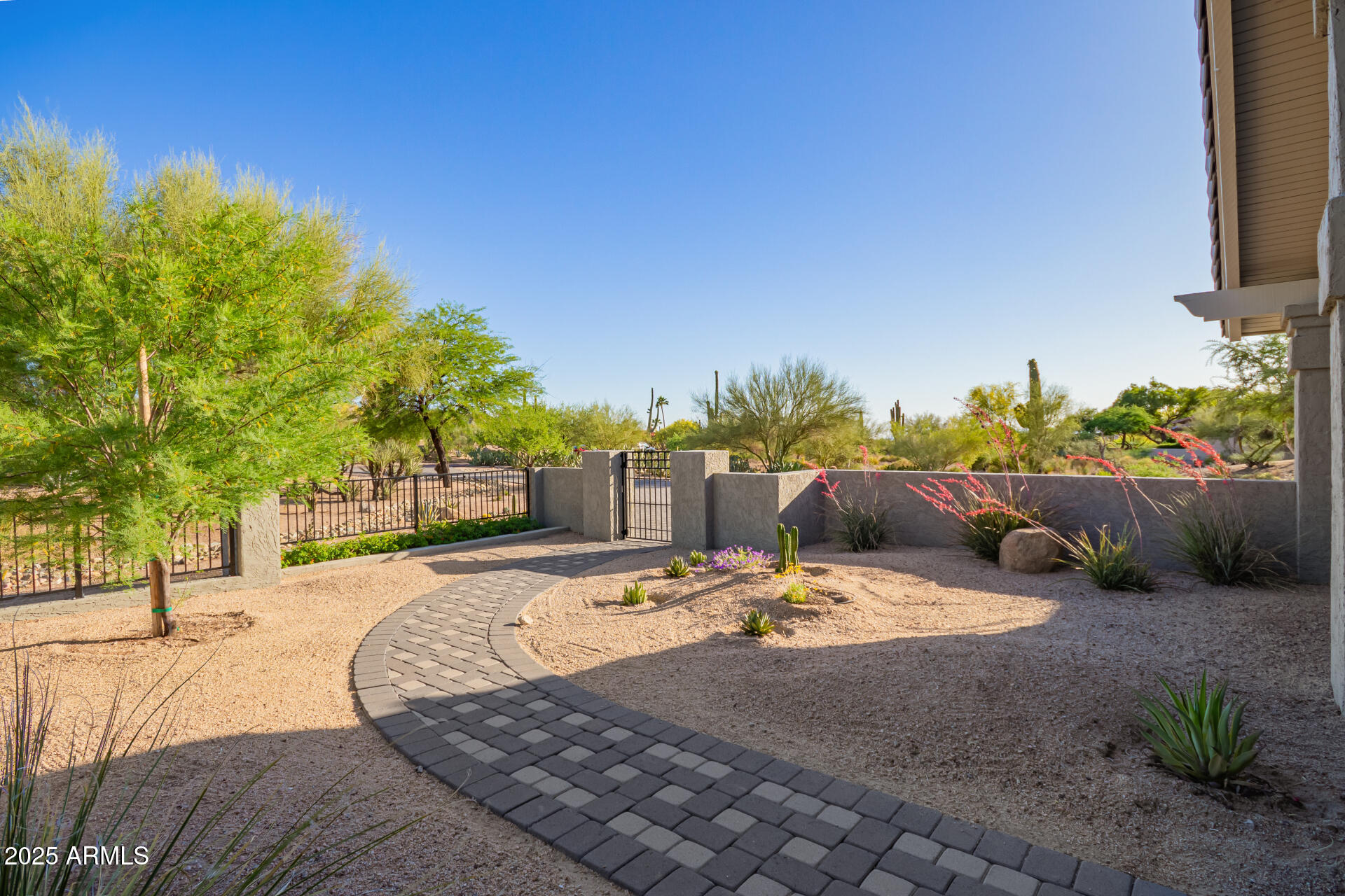 9432 E Quail Trail