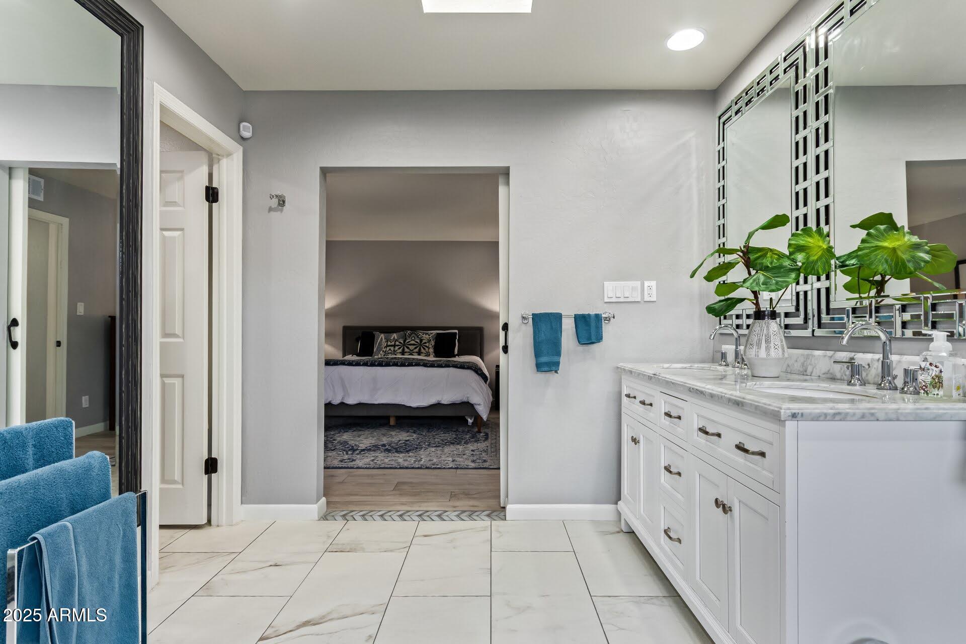 9432 E Quail Trail