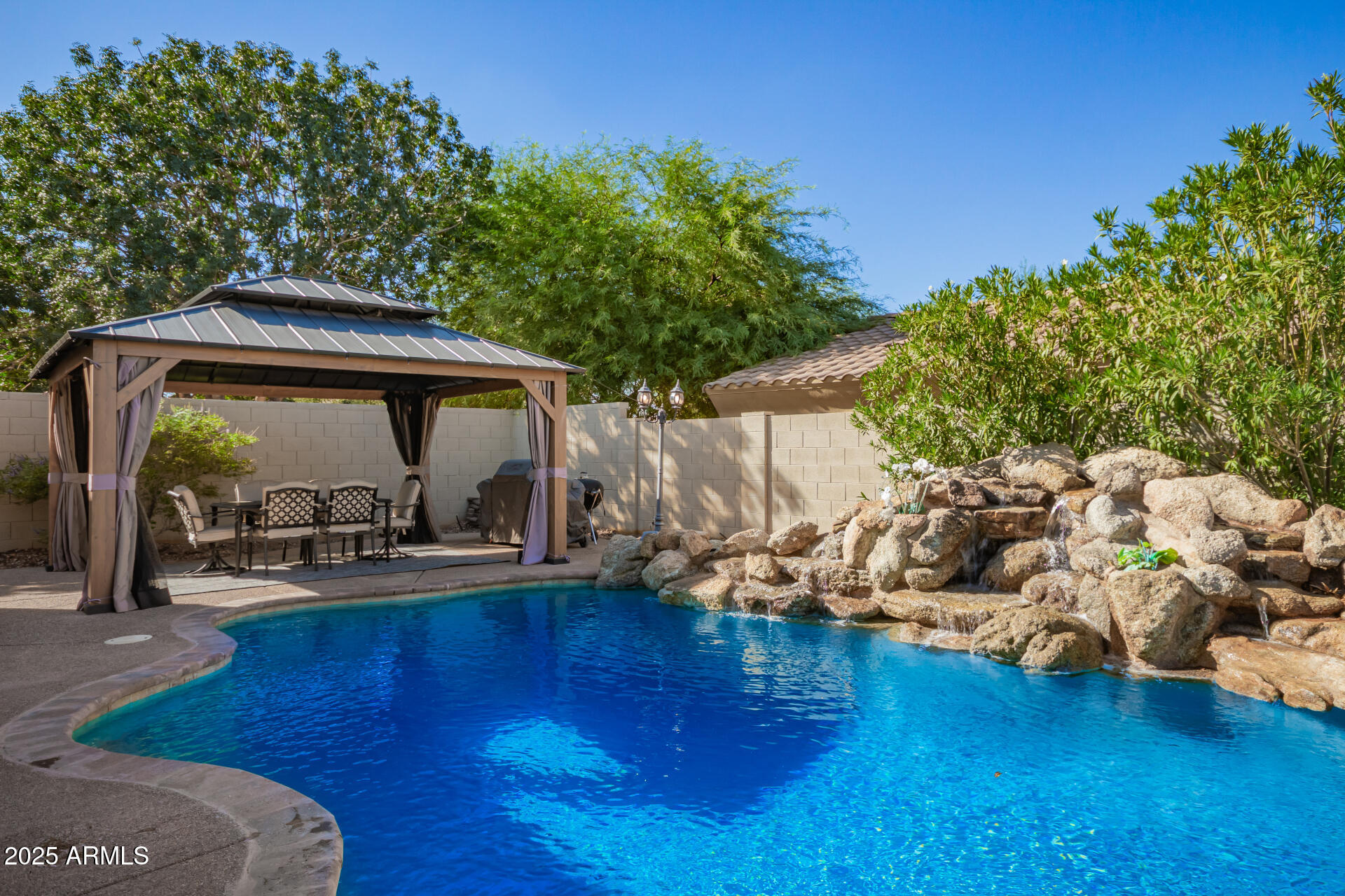 4352 E SANTA FE Court