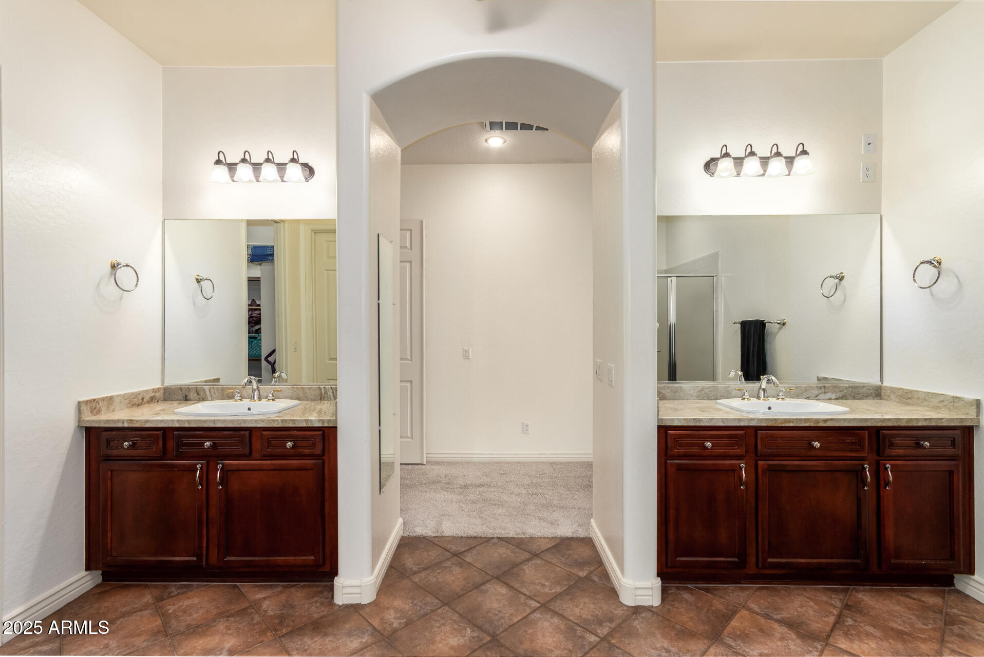 4352 E SANTA FE Court