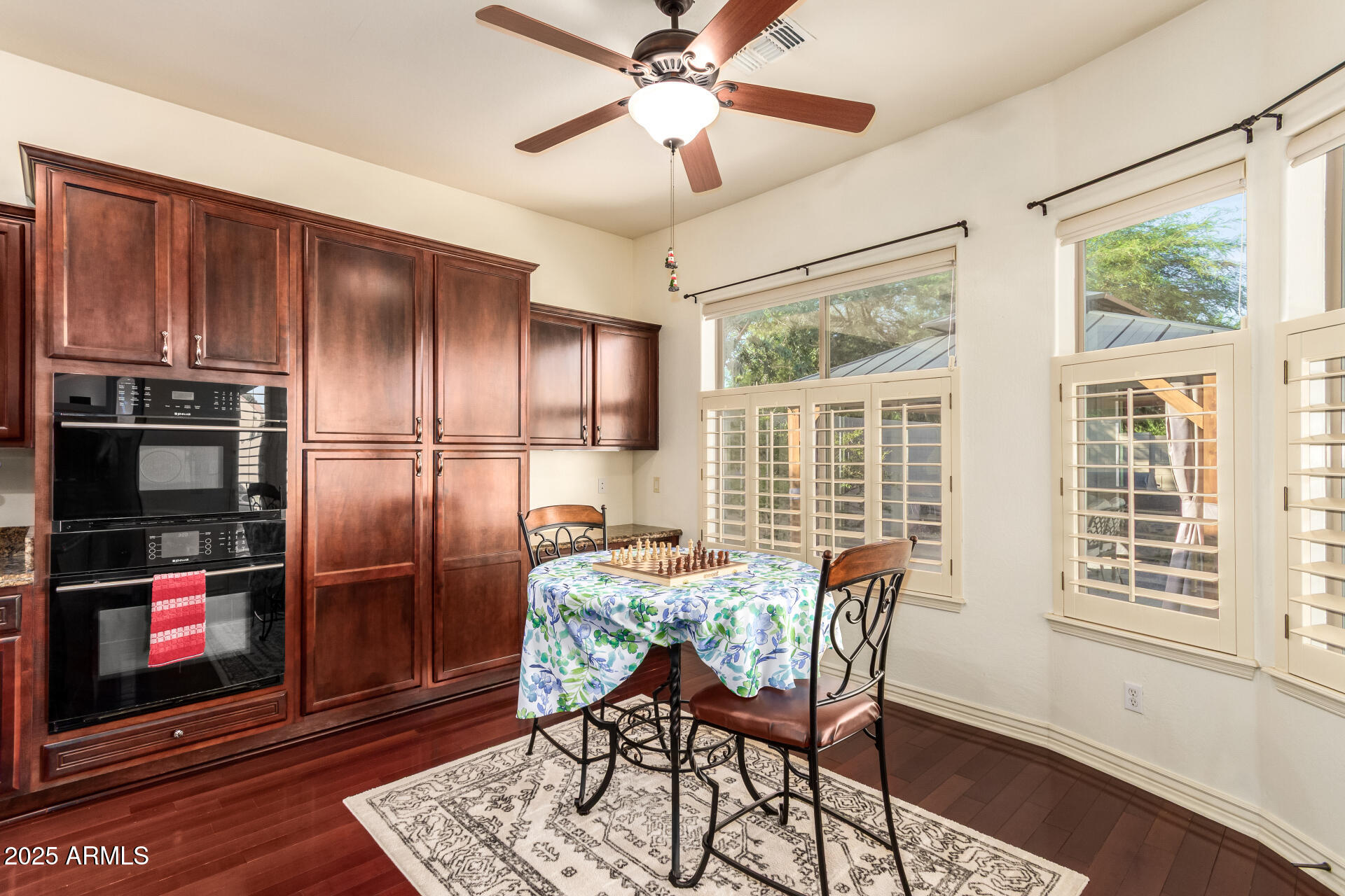 4352 E SANTA FE Court