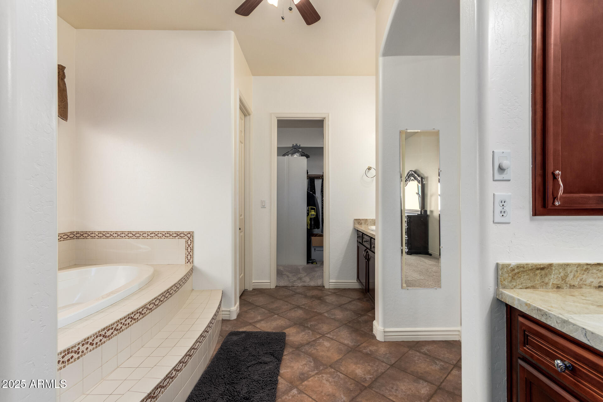 4352 E SANTA FE Court
