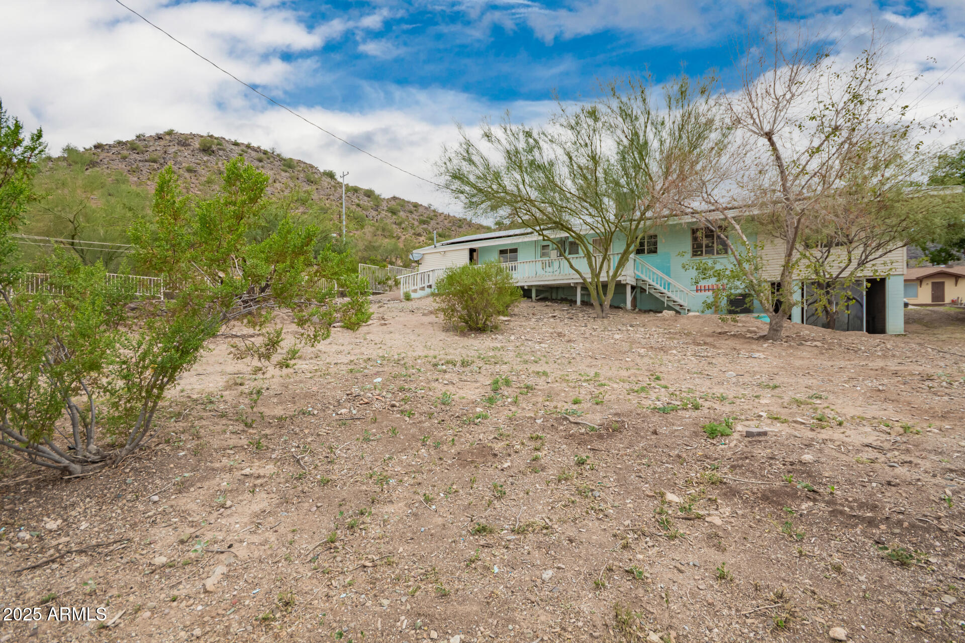 951 W SAHUARO Drive