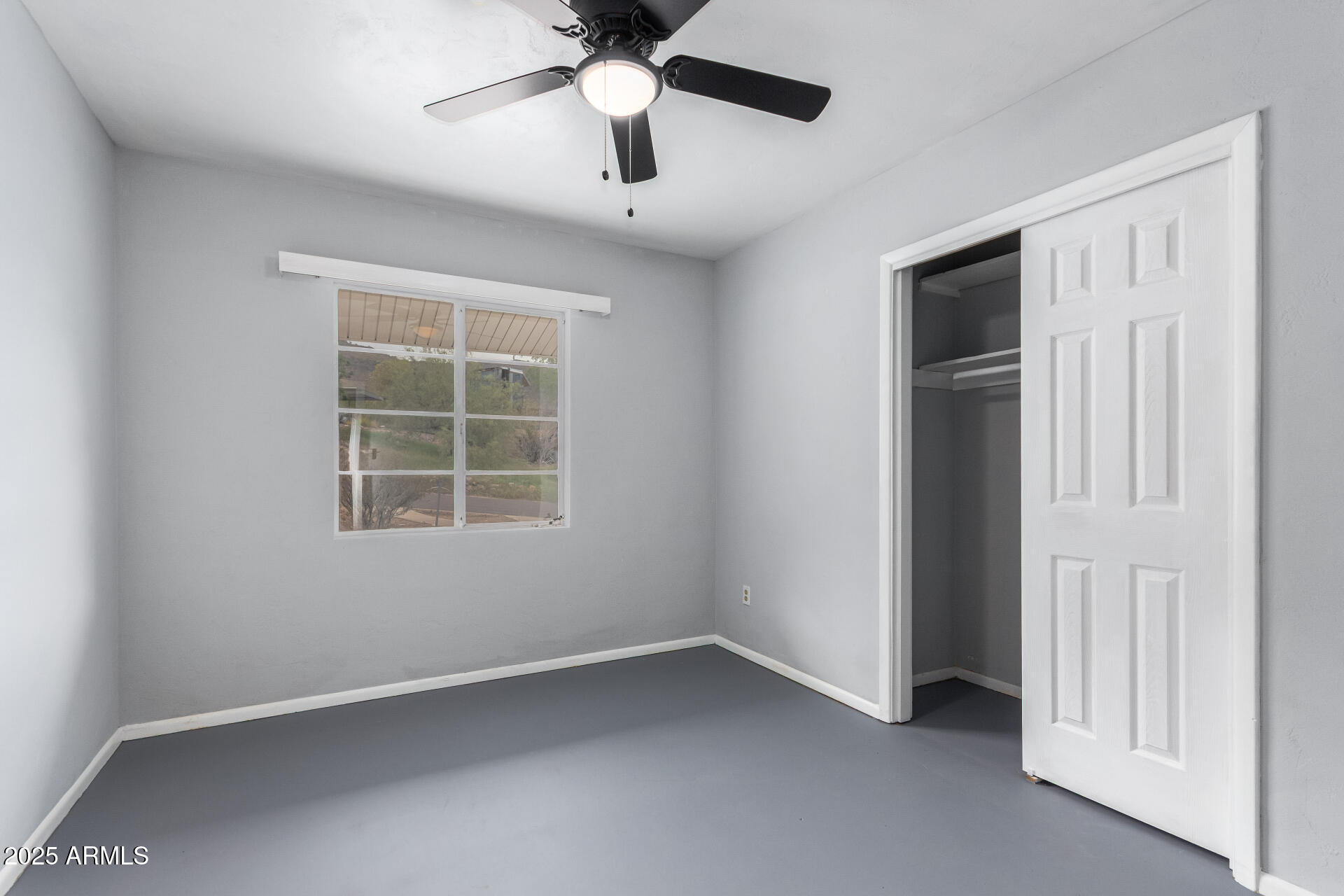 951 W SAHUARO Drive