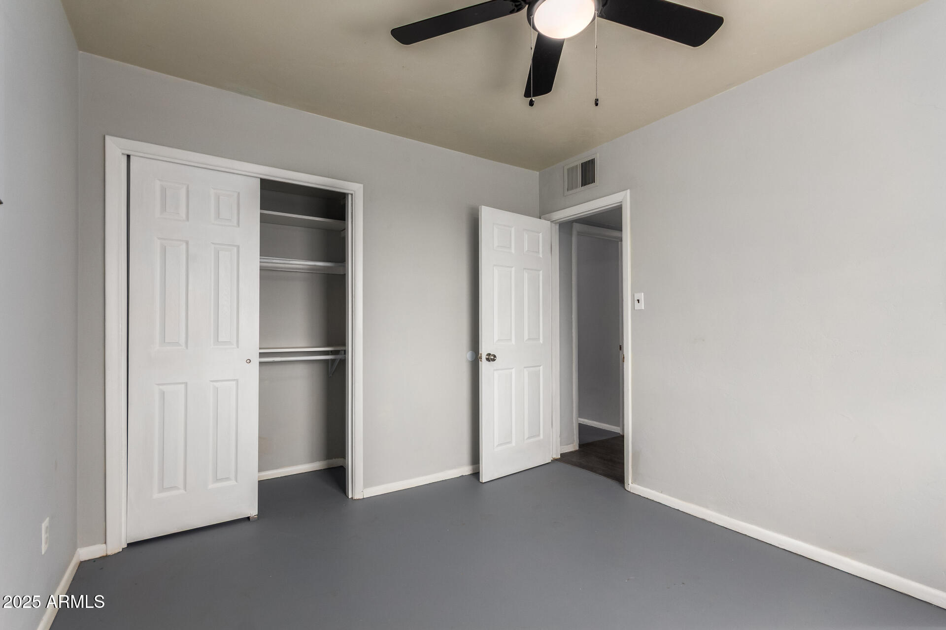 951 W SAHUARO Drive