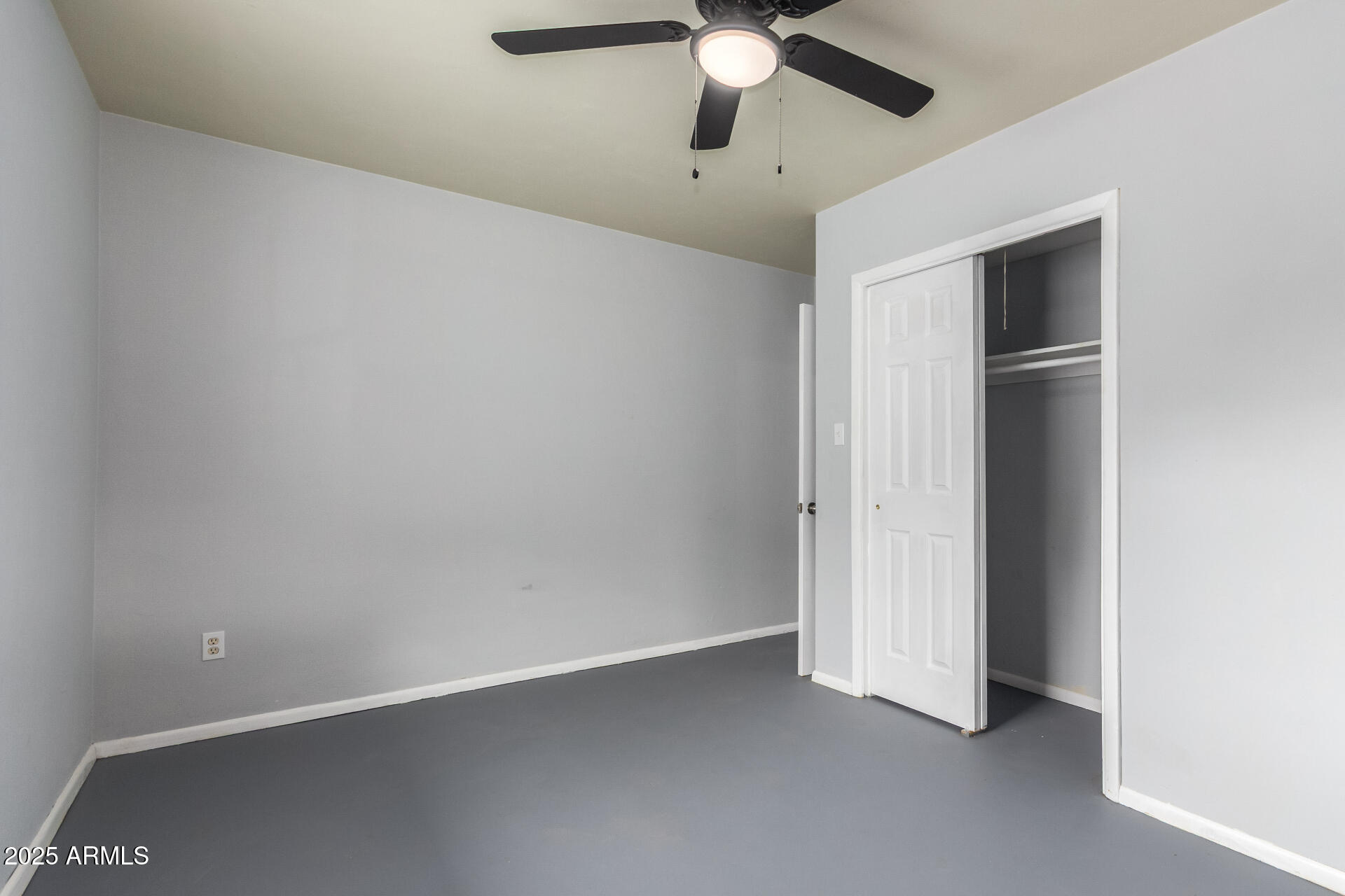 951 W SAHUARO Drive