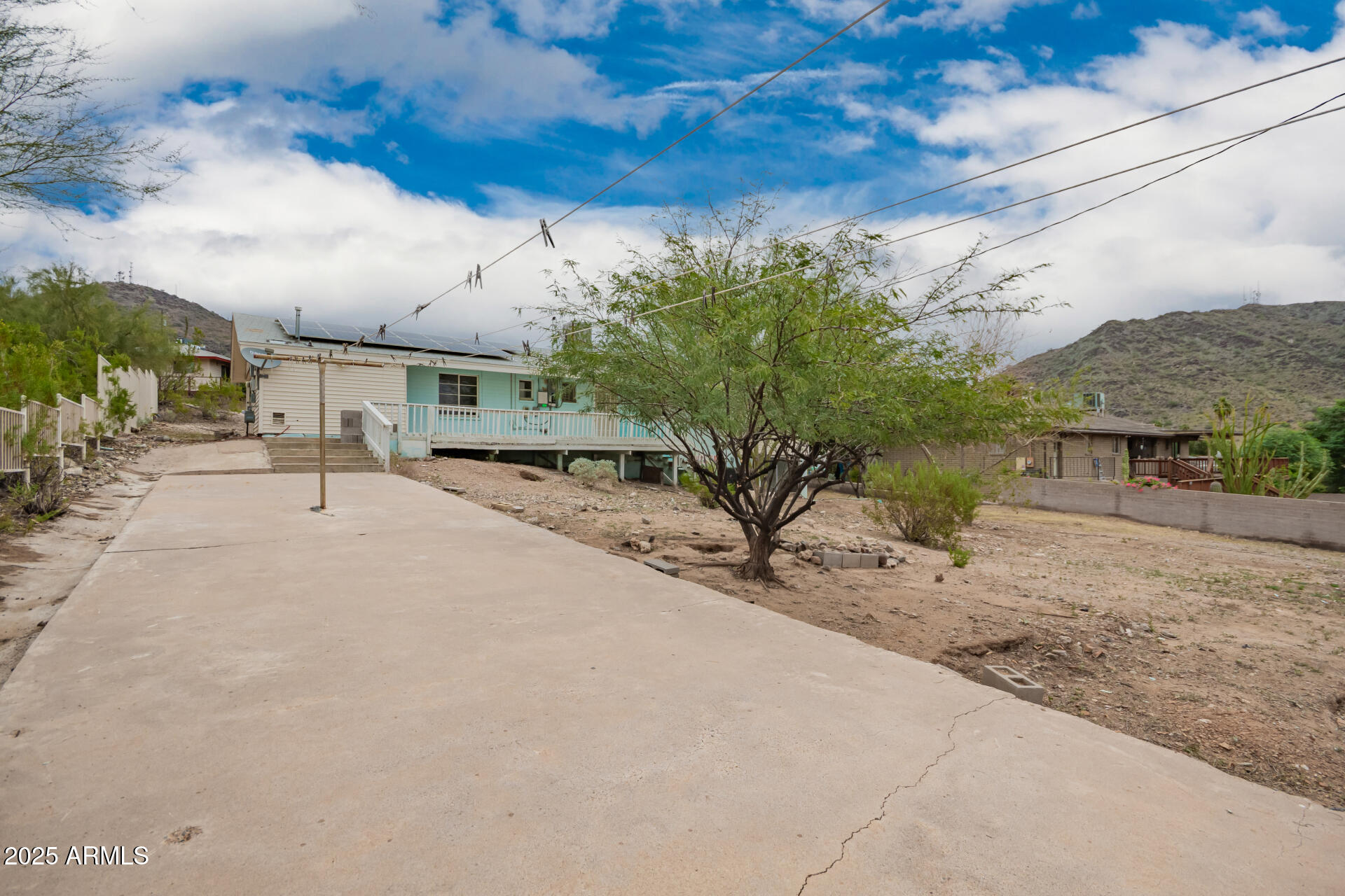 951 W SAHUARO Drive