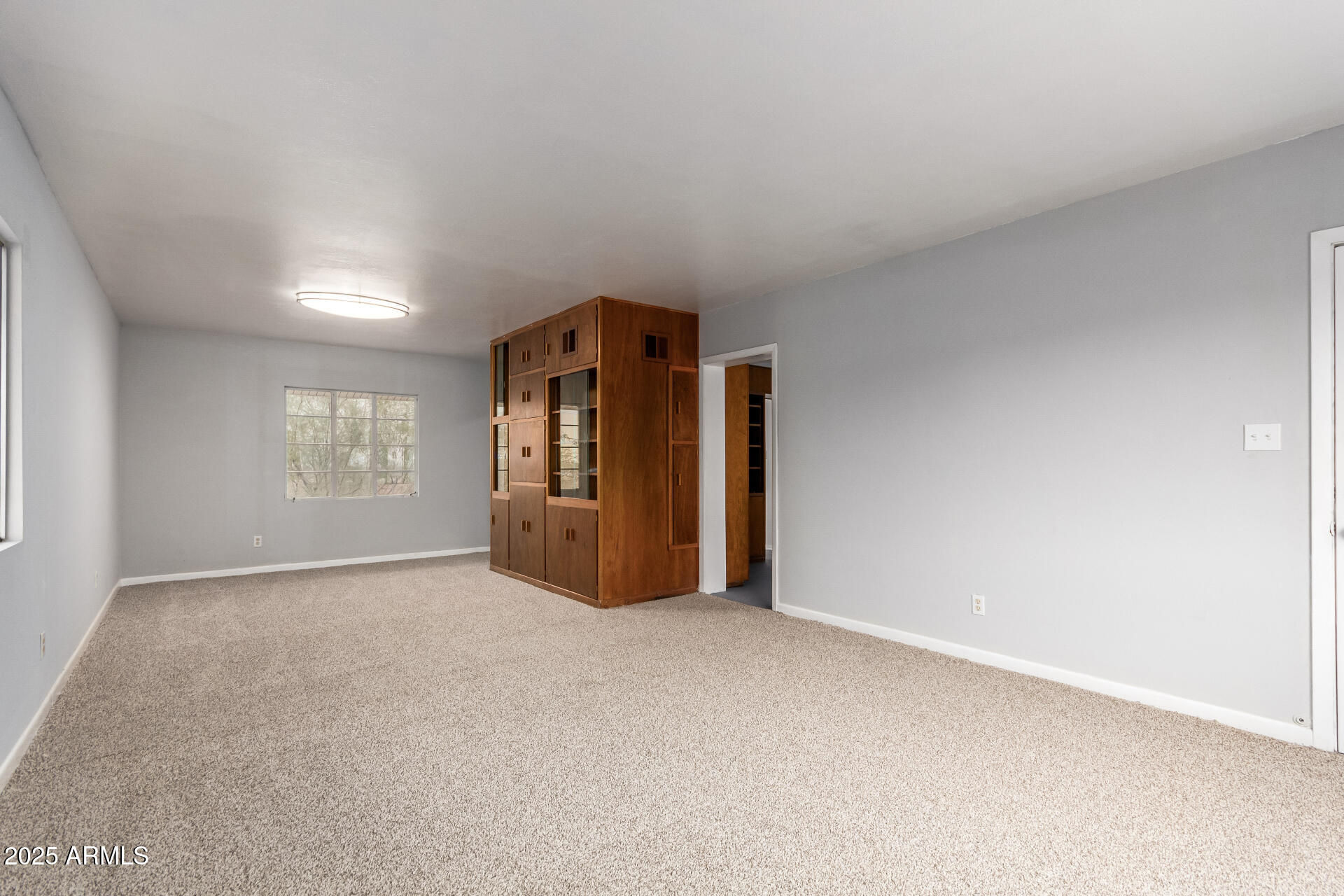 951 W SAHUARO Drive