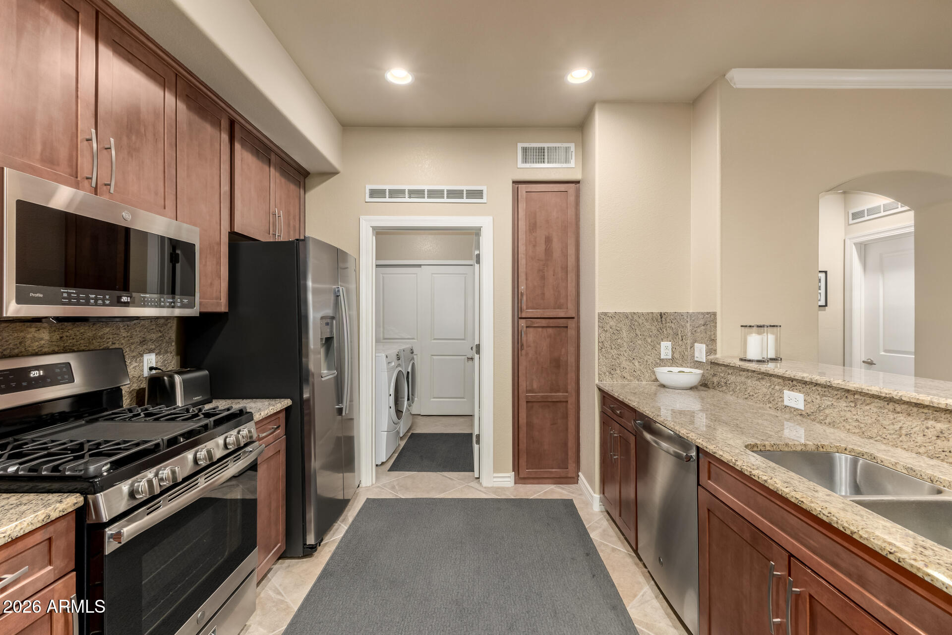 7601 E INDIAN BEND Road 1045