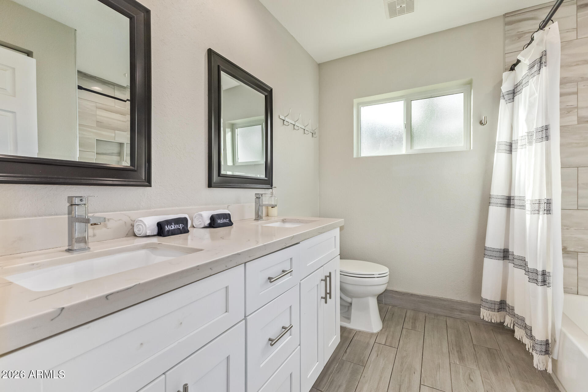 6022 E HILLERY Drive