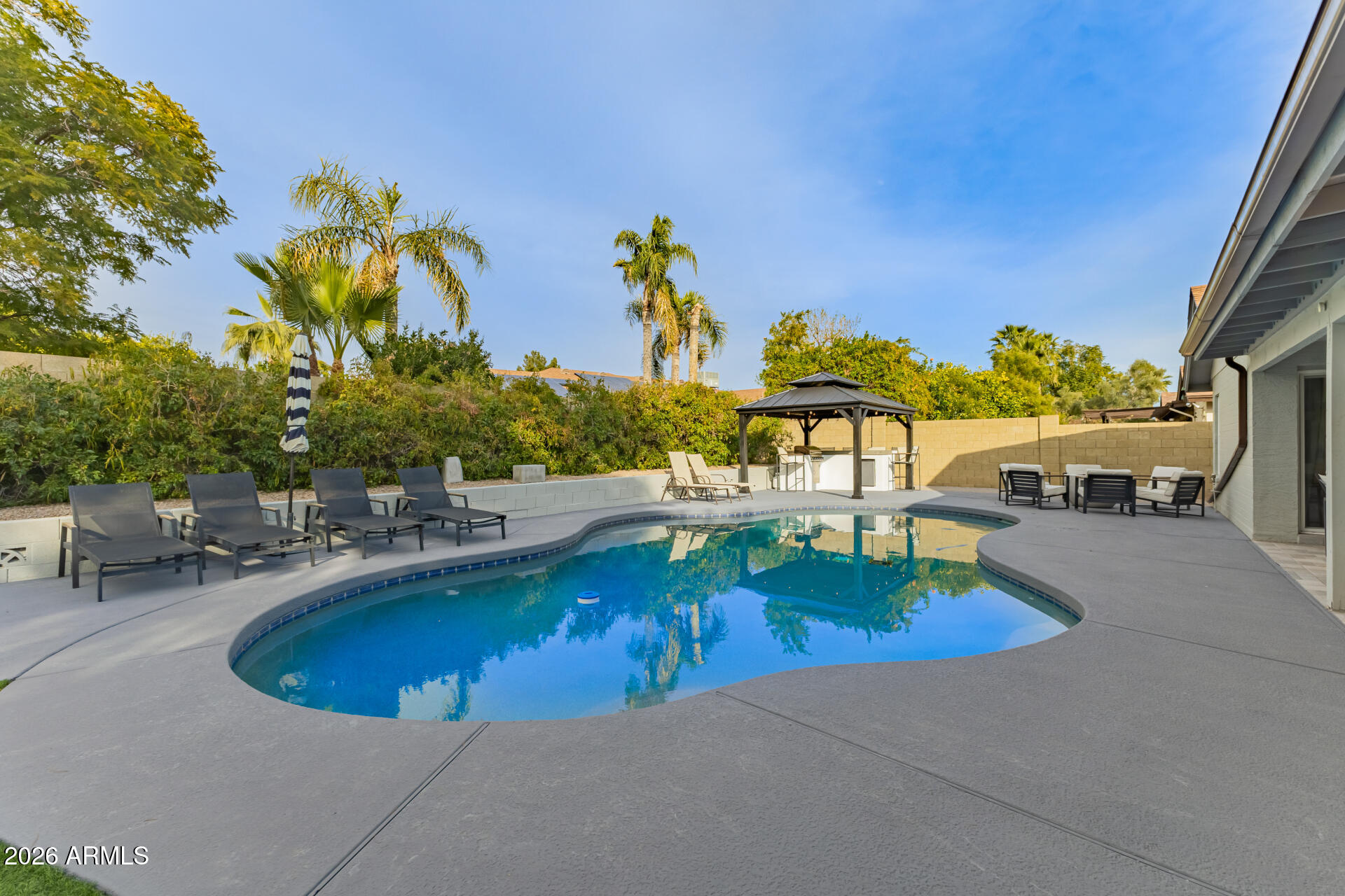 6022 E HILLERY Drive