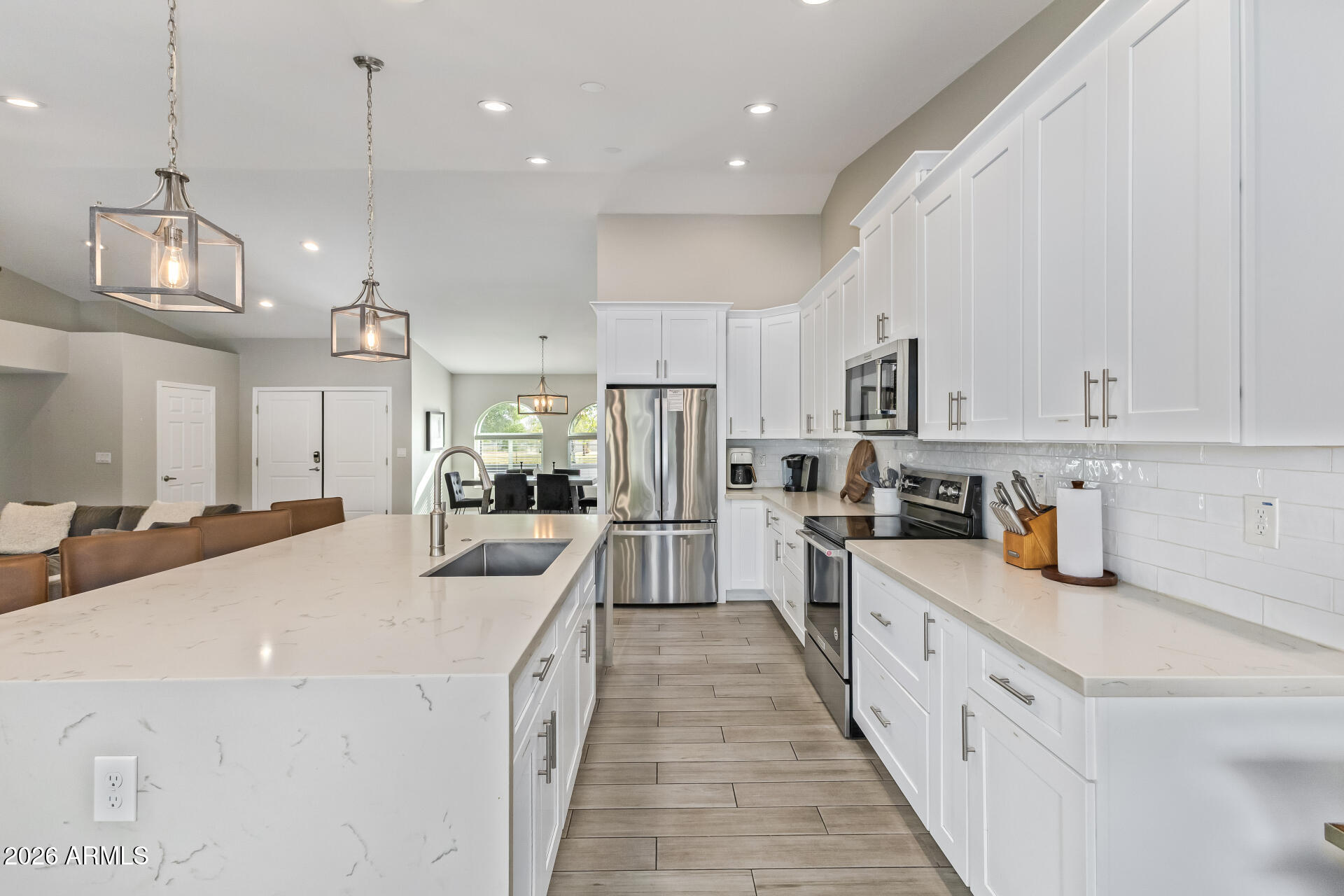 6022 E HILLERY Drive