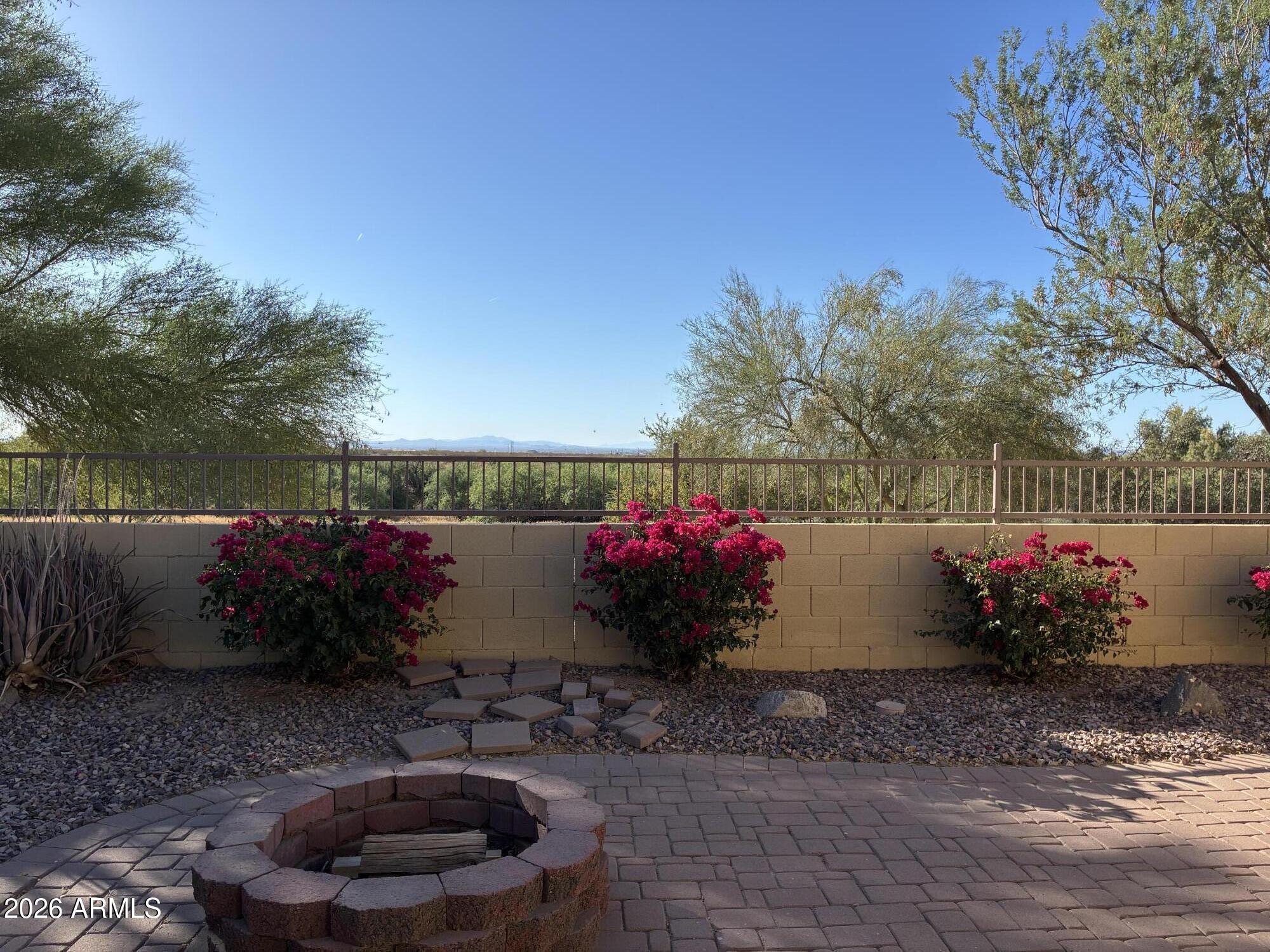 2183 N Daisy Court