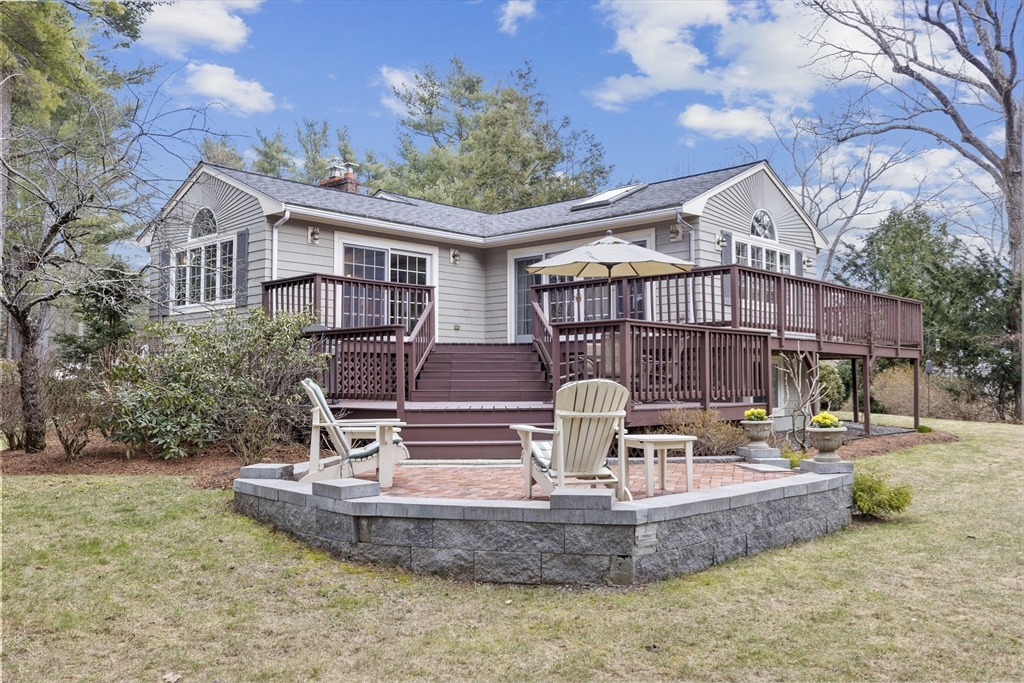 2 Flint Locke Ln