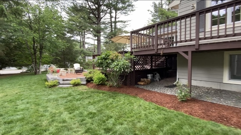 2 Flint Locke Ln