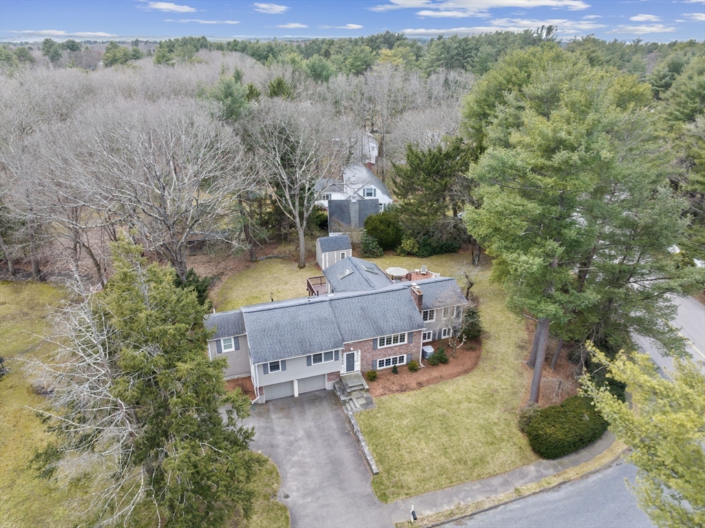2 Flint Locke Ln