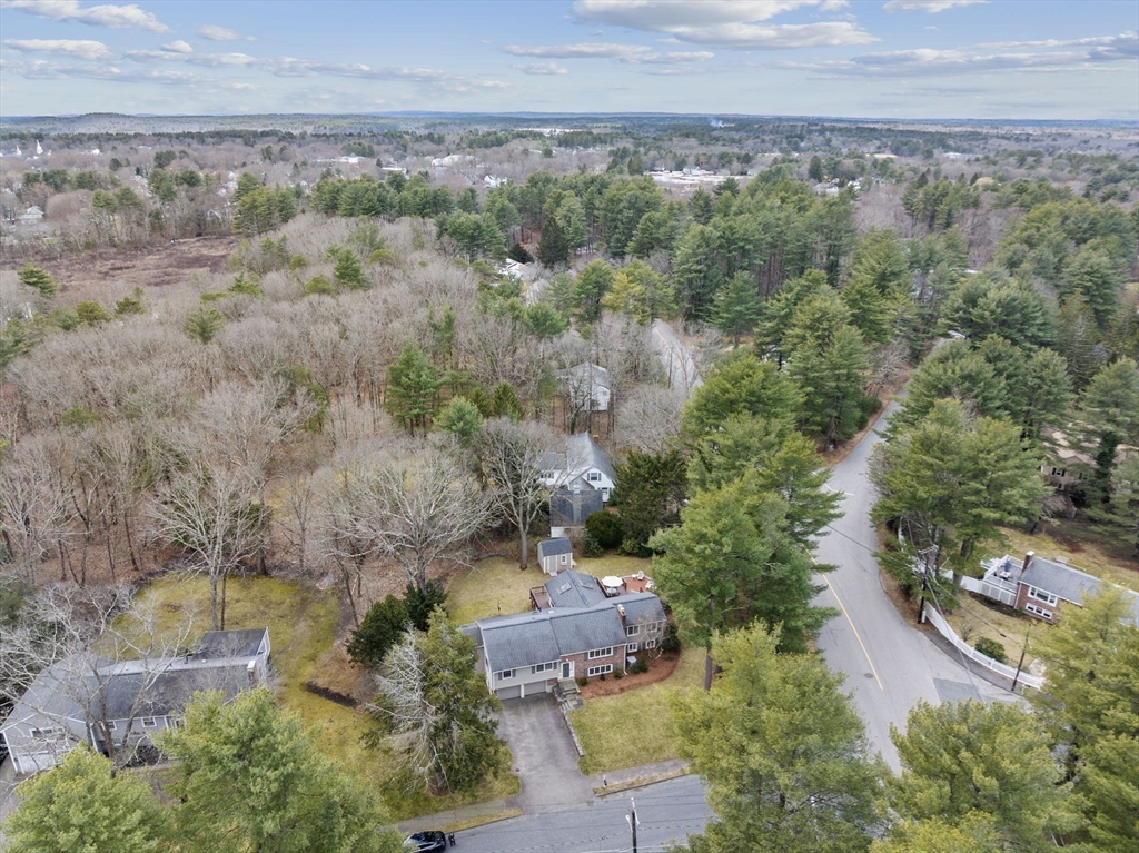 2 Flint Locke Ln