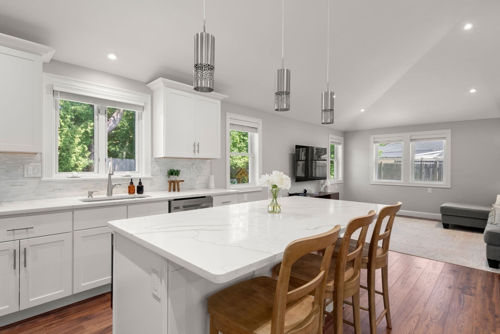 10 Brookdale Rd