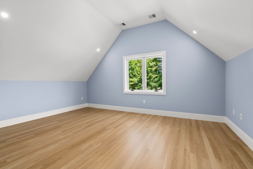105 Lincoln St