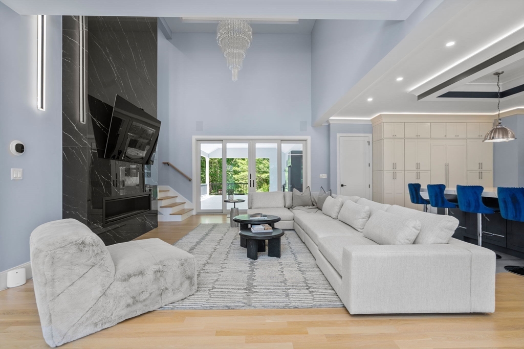 105 Lincoln St