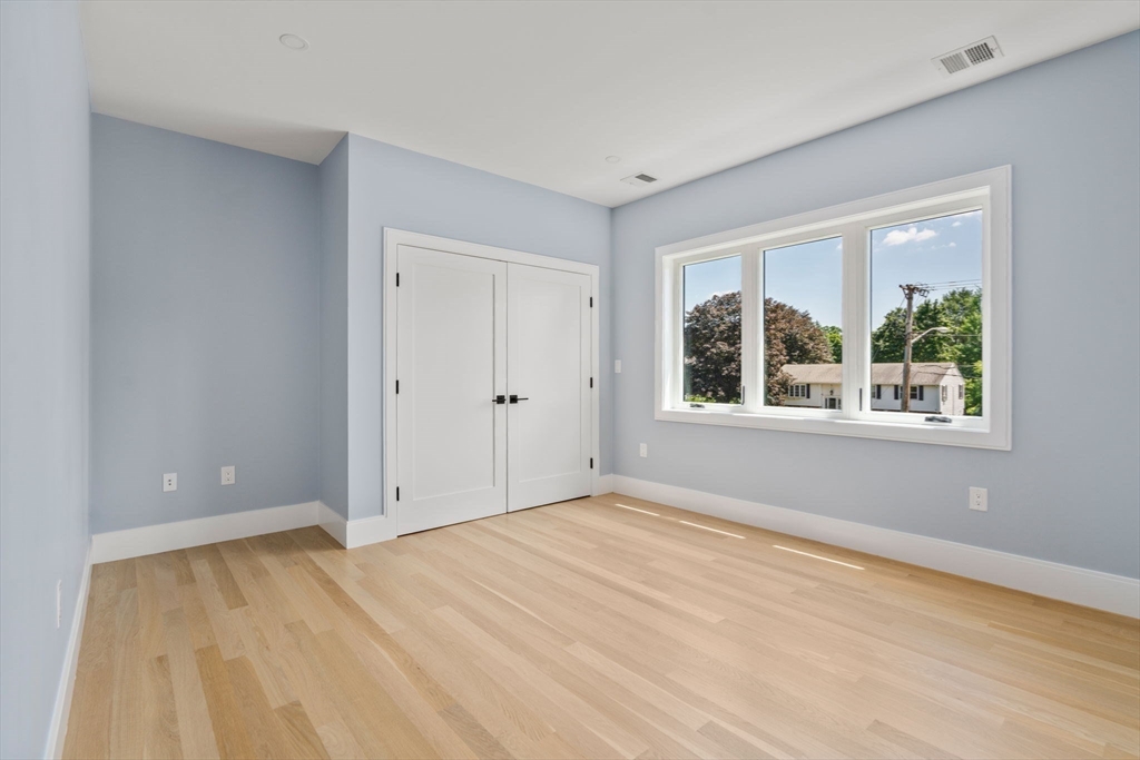 105 Lincoln St