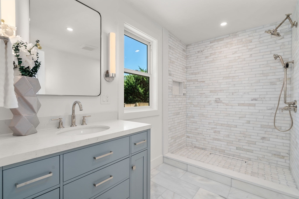 15 Avalon Rd