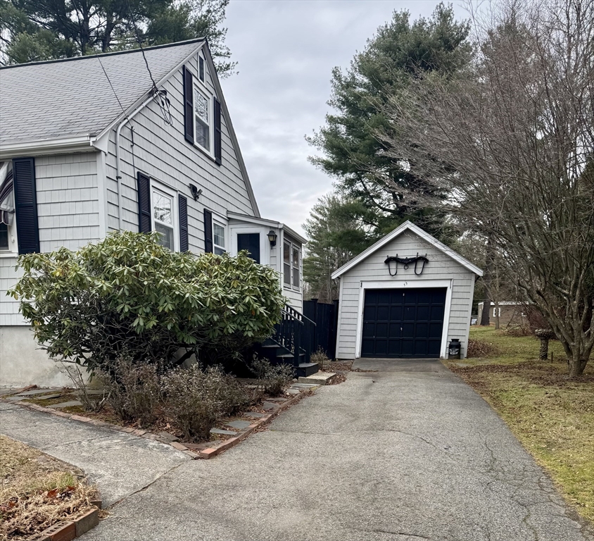 55 Ivan St