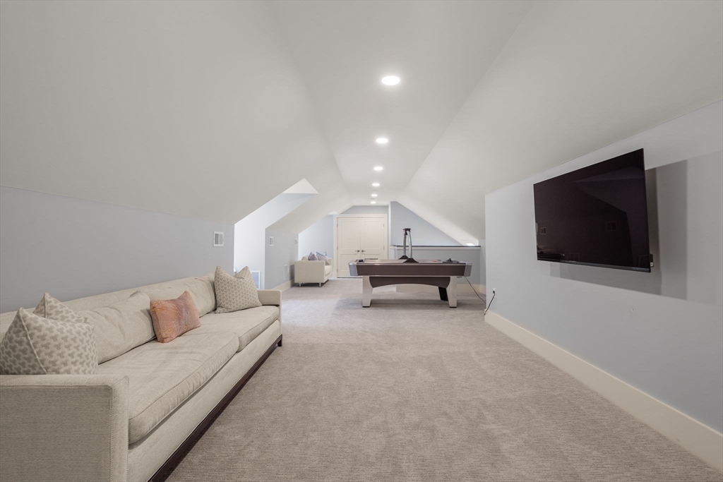 80 Locust Ln