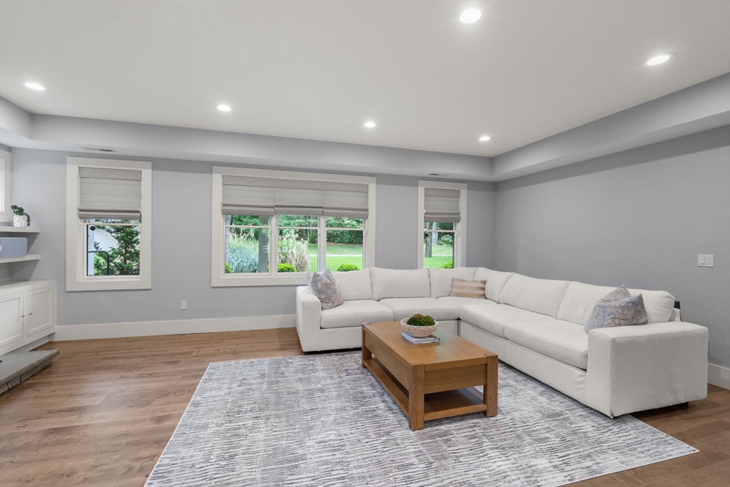 80 Locust Ln