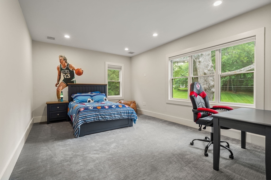 80 Locust Ln