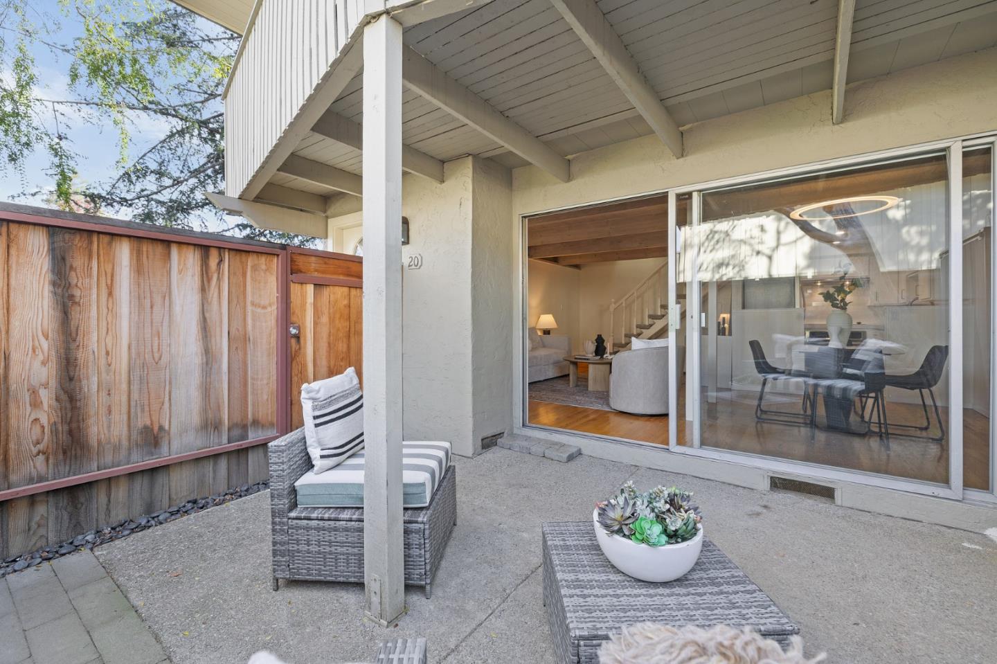 1155 Weyburn Lane Unit: 20