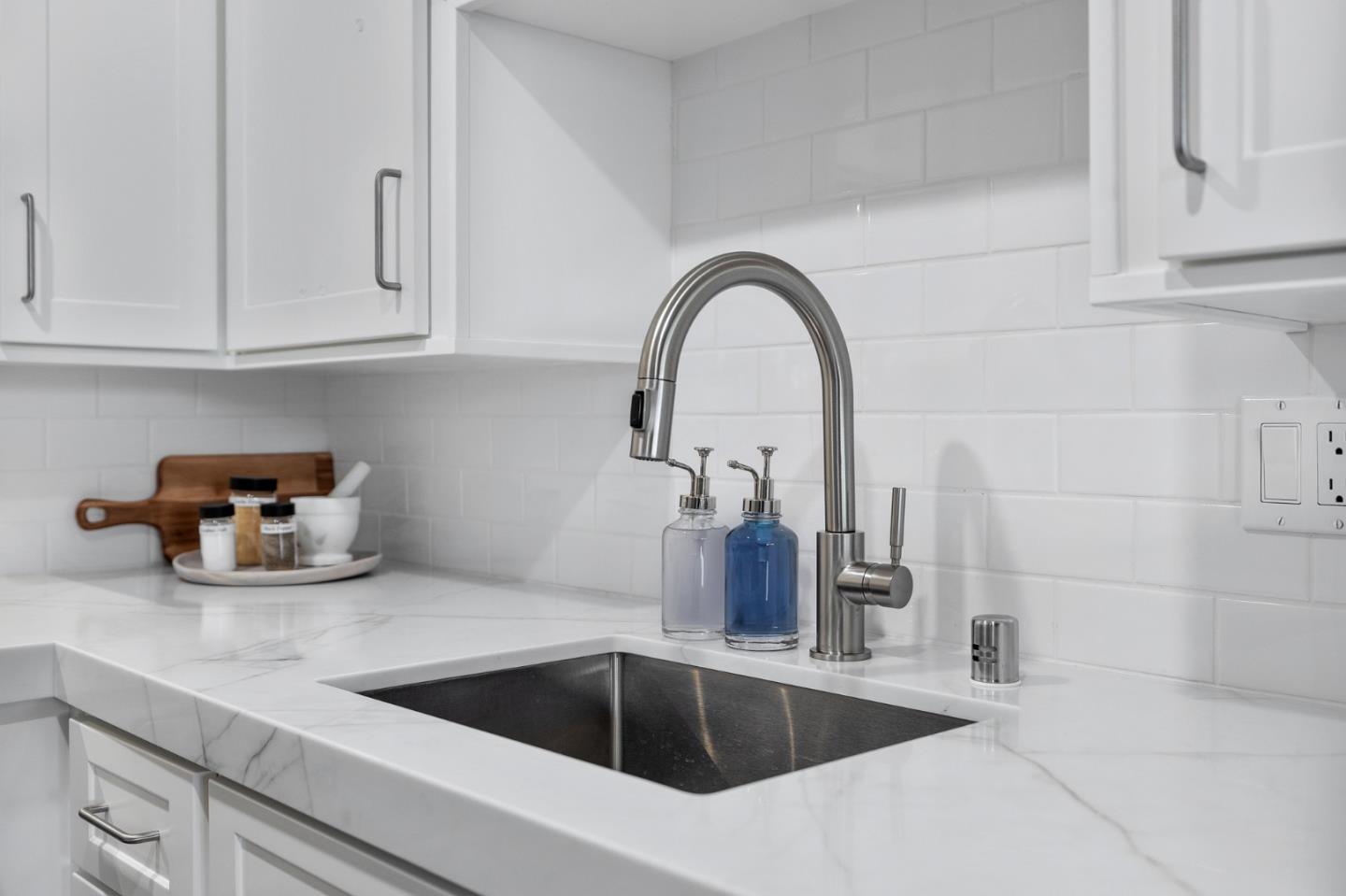 1155 Weyburn Lane Unit: 20