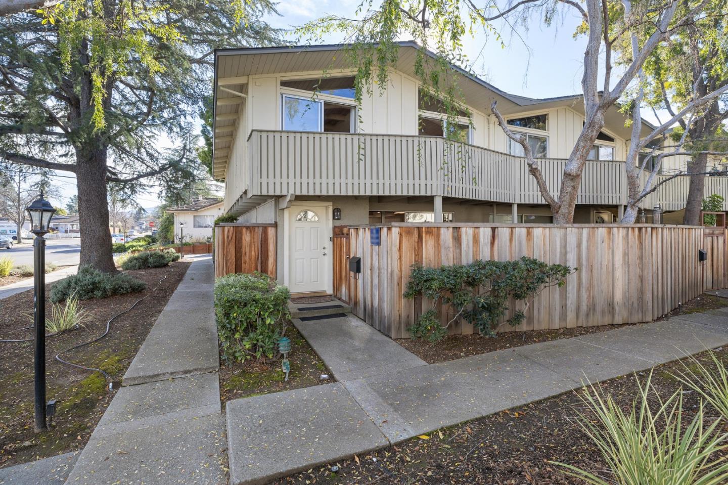 1155 Weyburn Lane Unit: 20