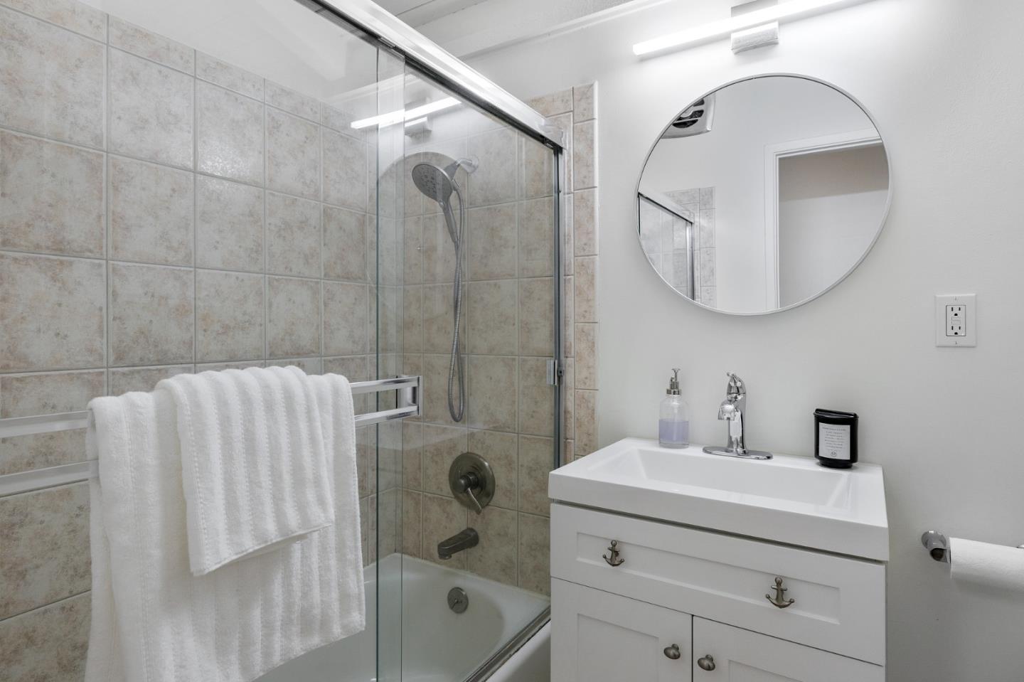 1155 Weyburn Lane Unit: 20