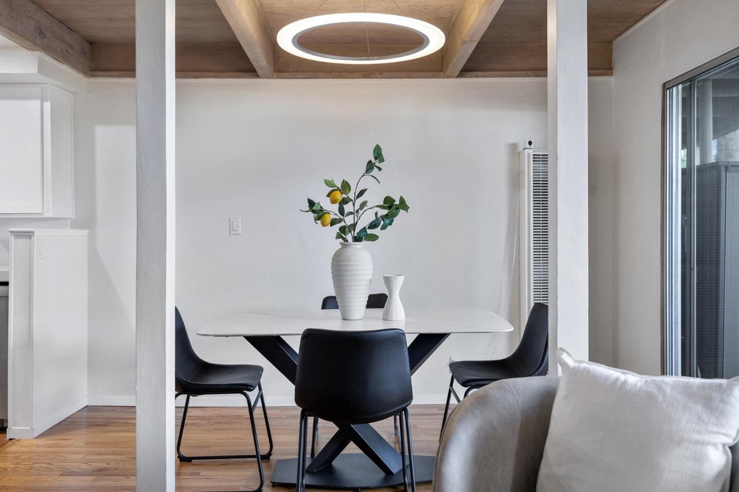 1155 Weyburn Lane Unit: 20