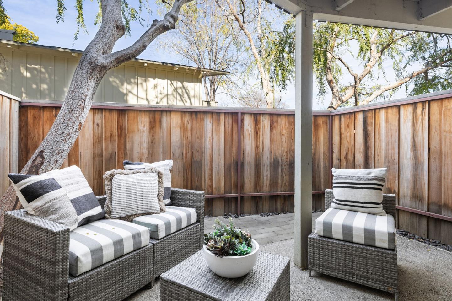 1155 Weyburn Lane Unit: 20