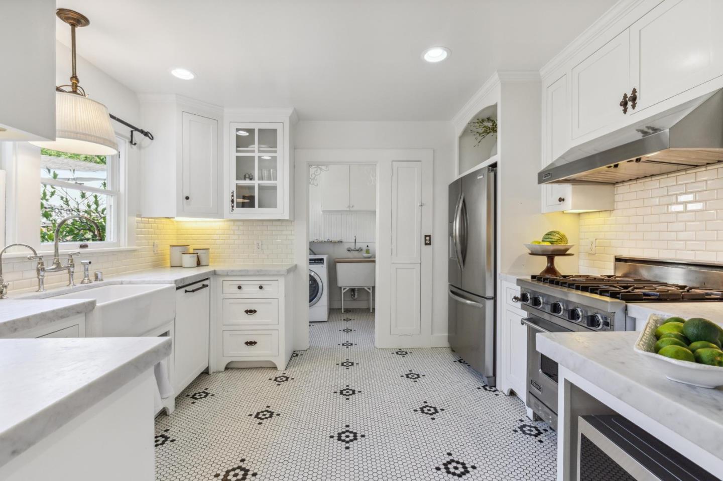 452 Shepherd AVE
