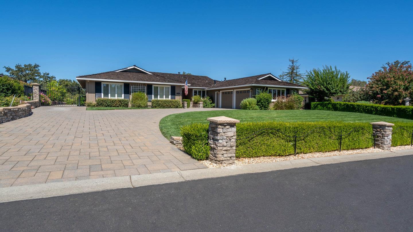 742 Bicknell RD