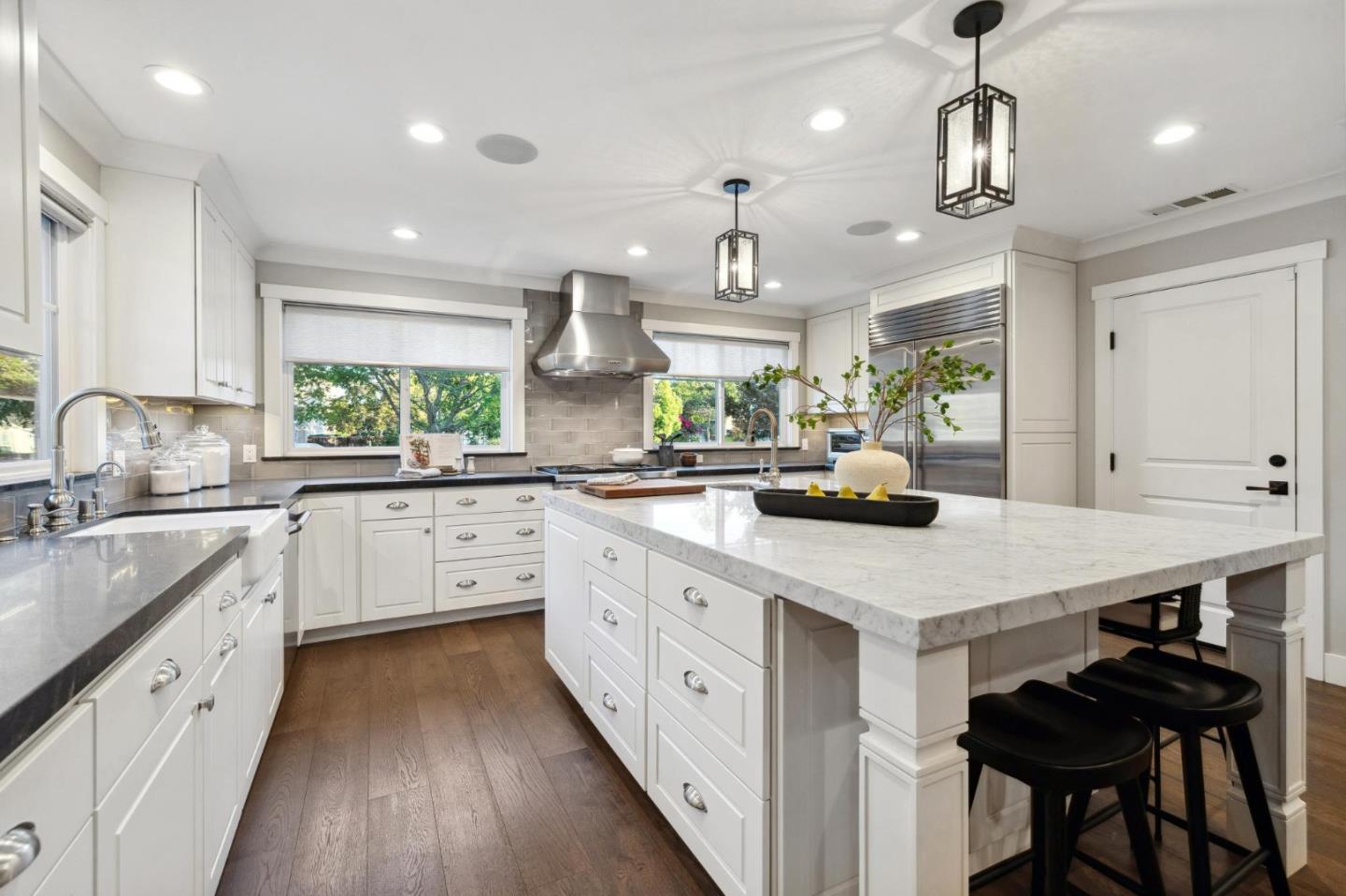 145 Hollycrest DR