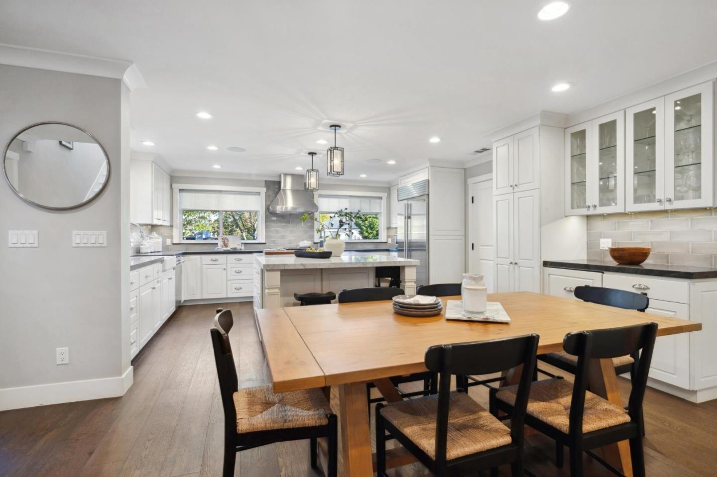 145 Hollycrest DR