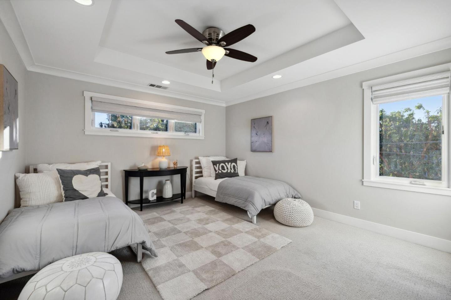 145 Hollycrest DR