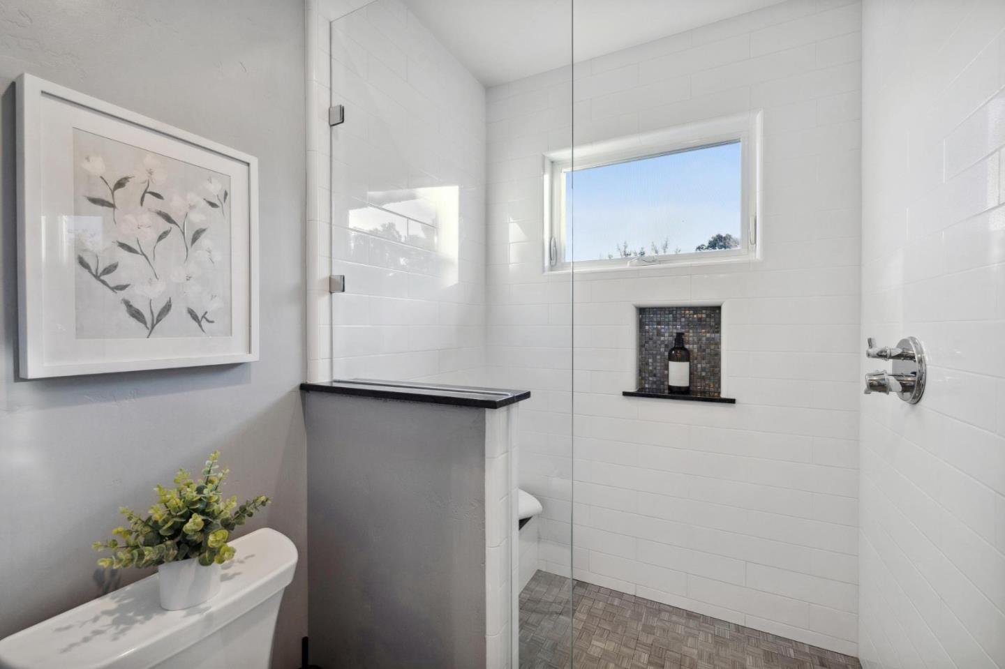 145 Hollycrest DR
