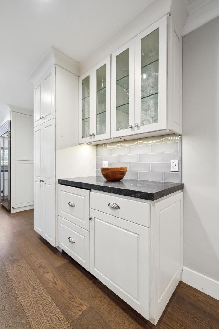 145 Hollycrest DR